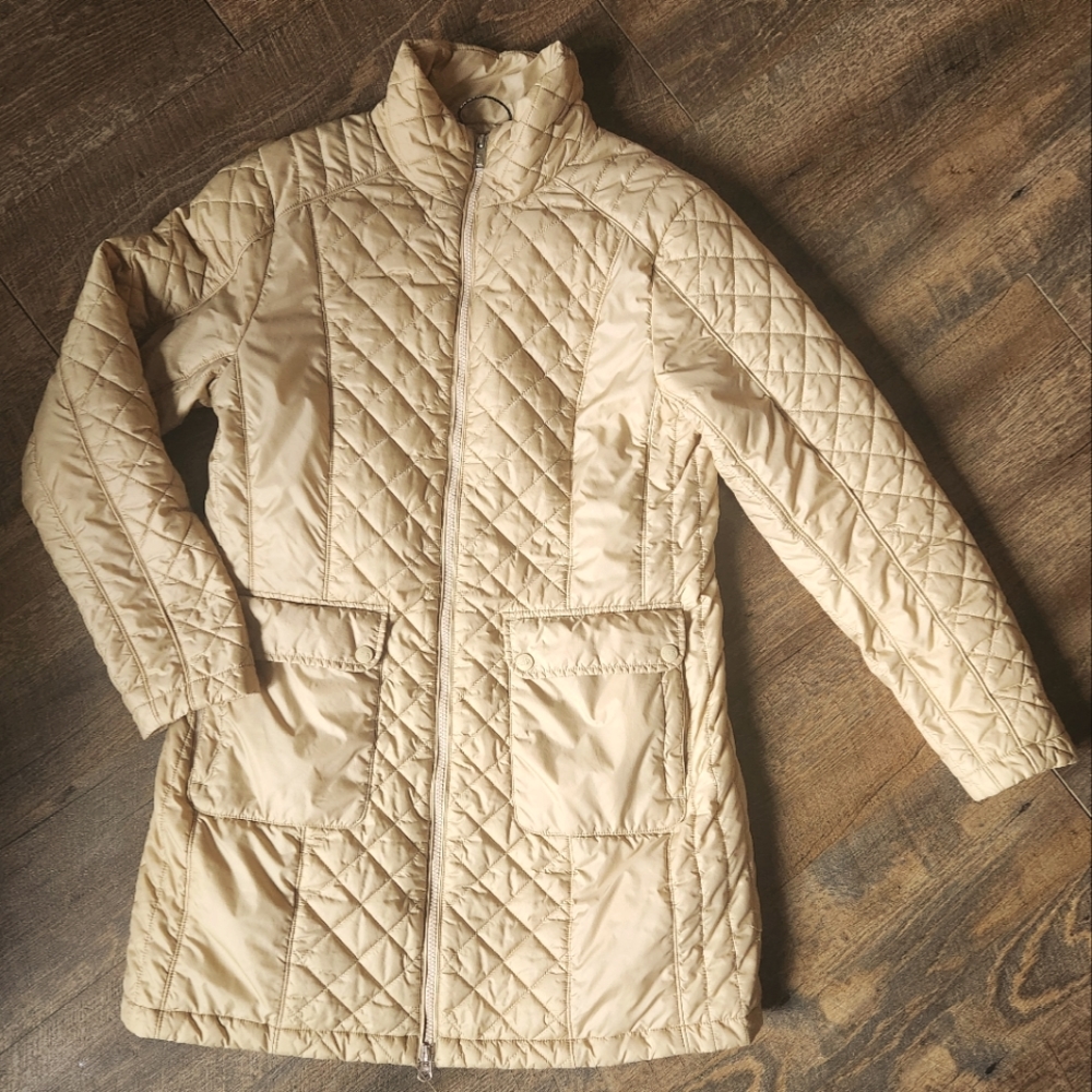 Ladies North Face winter coat, gold in color, nice condition! Sz. Large